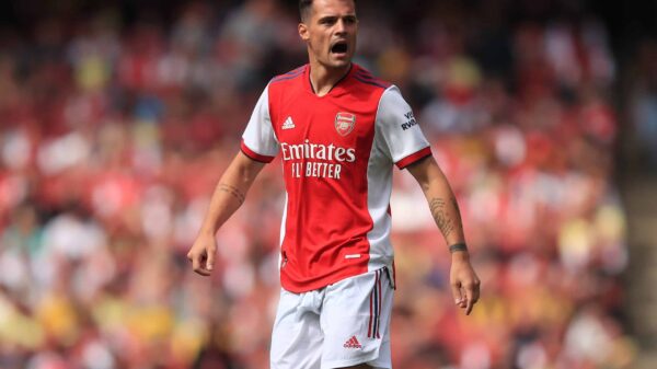 Granit Xhaka signs one-year contract extension until 2024 | Transfer News